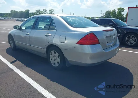 2006 Honda Accord 2.4 Lx from USA, damaged, VIN 3HGCM56446G709335